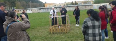 Életképessé tenni a peremre szorultak szellemi, erkölcsi és fizikai létét...